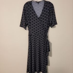 41 Hawthorn Black/White Geo Print Short Sleeve Surplice Wrap Dress Size 2X
